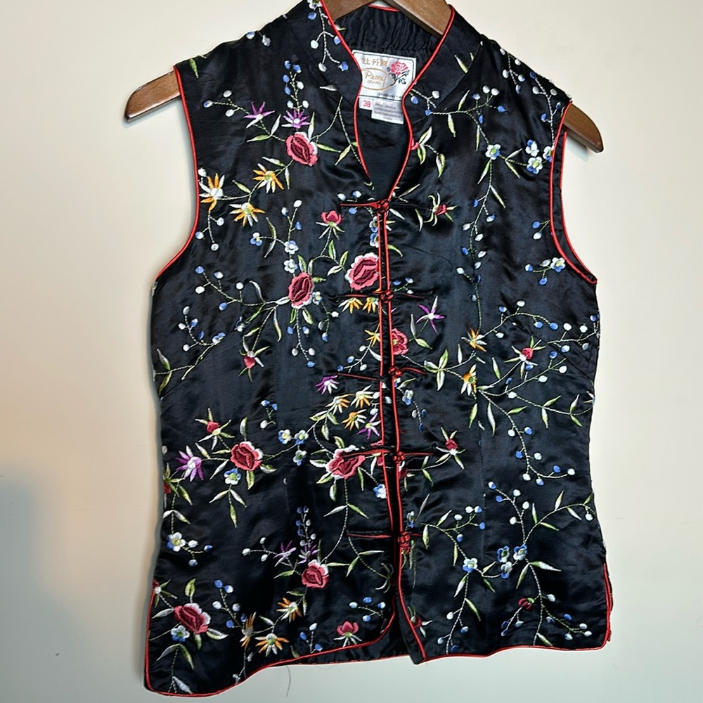 Peony oriental sleeveless Shanghai silky floral embroidered jacket, size 38